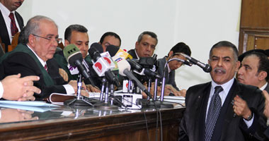 القوى السياسية تحتفل بحل الحزب الوطنى وتعتبر الحزب "ميت" من يوم 25 يناير.. الإخوان: لم يكن فى حاجة للحكم.. "عصمت السادات": الحكم انتصارا لإرادة الشعب وتكريما للشهداء.. "دراج": الحل بداية للاستقرار