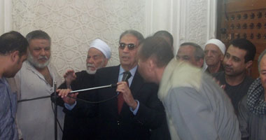 موسى يؤكد تمسكه بالدولة المدنية خلال زيارته لنجع حمادى