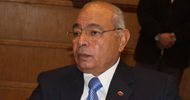 نقيب "المرافق" يصف مطالب عمال الكهرباء بـ "غير المنطقية"
