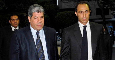 بالصور.. جمال مبارك وعزمى وزاهر فى عزاء شوبير