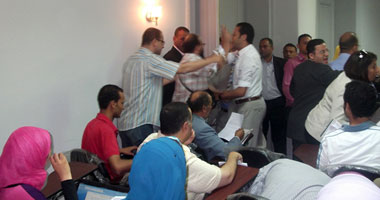 مشادات كلامية بين أعضاء "تحرر" خلال مؤتمر صحفى للحركة