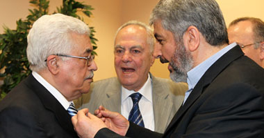  بحضور الجمل وموسى وأوغلو وكل الفصائل.. موافى يسلم أبومازن وثيقة الوفاق الوطنى الفلسطينى وينهى 4 سنوات من الخلاف بين فتح وحماس.. ومشعل يؤكد التزام حماس بالمصالحة