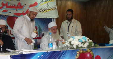 الدقون وقعت فى بعضها.. قيادات بحزب النور تهاجم الحوينى ومحمد حسين يعقوب