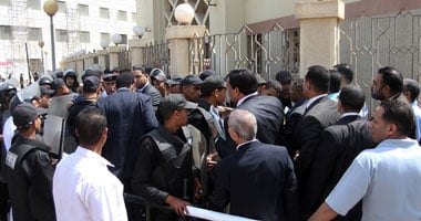 رفع جلسة محاكمة المتهمين فى "موقعة الجمل"