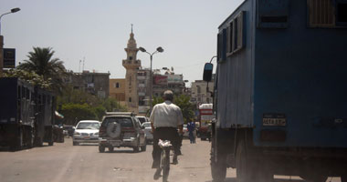 سقوط سيارة ترحيلات داخل الزراعات ببنى سويف