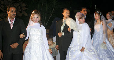حفل زفاف جماعى بالقرية الفرعونية