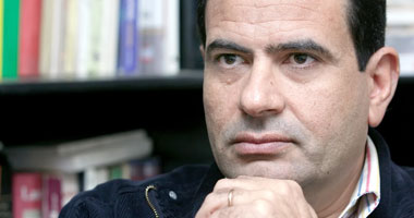 عزت القمحاوى يكتب: مصافحة