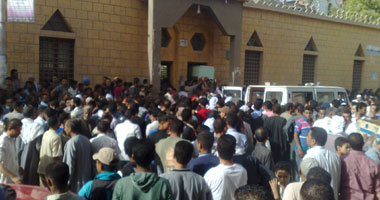 آلاف المواطنين يشيعون جنازة "شهيد التعذيب" بـ"الفيوم" 