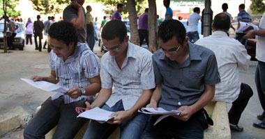 تحويل حالتين للمستشفى.. وحالة تمزيق ورقة إجابة بالمنيا