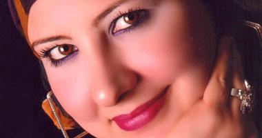 حليب البودرة وماء الورد لعلاج احمرار البشرة