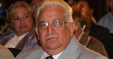 "النعمانى" يحدد جدولا زمنيا لإزالة التعديات على المحافظات 