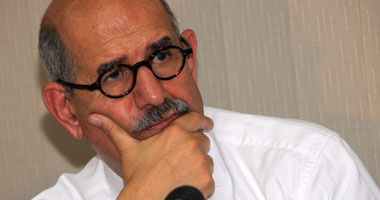 منسق "6 إبريل" بالمنيا ينفى تحرير توكيلات لـ"البرادعى" 