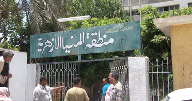 أهالى قرية بالمنيا يحتجون على نقص المدرسين بالمعهد الأزهرى