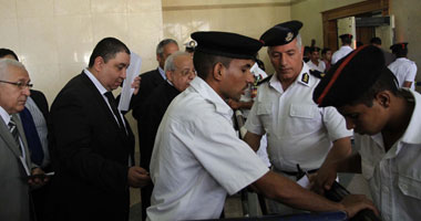 شفيق يرسل محاميه للاعتذار عن الشهادة بـ "موقعة الجمل"