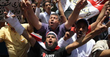 مسيرة من "دار القضاء" لـ"التحرير" للمطالبة بعزل "شفيق"
