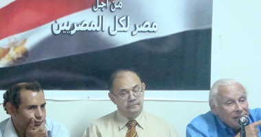 بالفيديو.. باحثون يطالبون بإلغاء تدريس الدين 