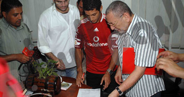بالصور.. عبد الفضيل فى الأهلى 4 مواسم