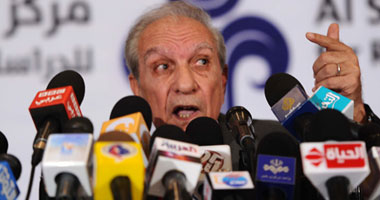"حتاتة" يطالب بسرعة إجراء التحقيق فى أحداث العباسية