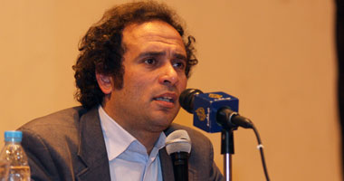 حمزاوى: الجيش تحول إلى طرف فى صراعات سياسية ولم يعد حكما