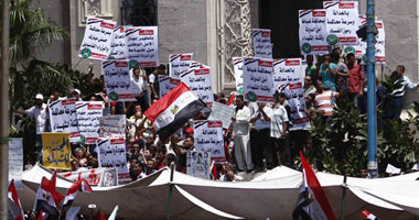 ائتلاف شباب الثورة بالإسكندرية يوفر سيارة إسعاف للمعتصمين