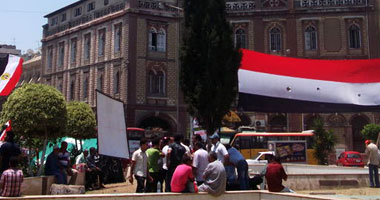 "شباب الثورة" يرفض المحاكمات العسكرية للنشطاء السياسيين