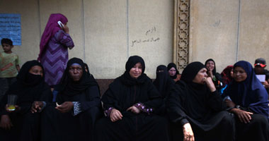 استمرار اعتصام أهالى السجناء الجنائيين فى عهد مبارك أمام قصر الاتحادية
