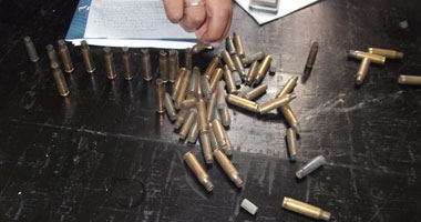 ضبط 3 علب طلقات رش و 6 "ياى" خاص بالبنادق بحوزة راكب قادم من السعودية 