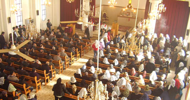 ناشط قبطى يدعو المسيحيين لإقامة القداسات فى الشوارع