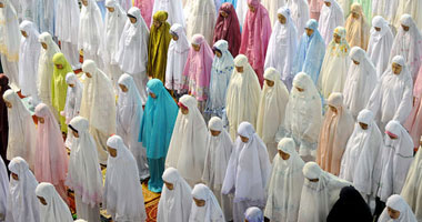 "خطبة الجمعة" تشعل أزمة سياسية فى الجزائر.. أئمة 15 ألف مسجد خصصوا خطبة الجمعة الماضية للانتخابات التشريعية بتعلمات حكومية.. ووزارة الأوقاف تؤكد: "مصادفة" والشيوخ فى بلادنا صناع رأى عام