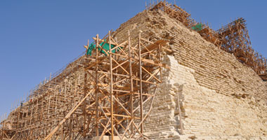 "الآثار" تنتهى من 95% من الأعمال الداخلية لهرم "زوسر"