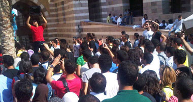 الجامعة الأمريكية تفصل 60 فرد أمن بعد فض الاعتصام 