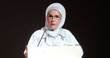 ليالى الأنس مع أمينة أردوغان .. المعارضة التركية تنتقد بذخ زوجة الديكتاتور ودعمها للمثليين