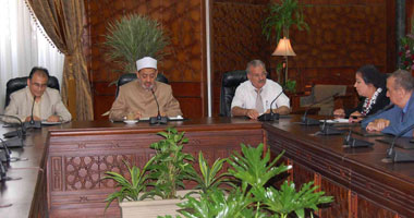 شيخ الأزهر لـ"الأسد": "ولا تحسبن الله غافلاً عما يعمل الظالمون"