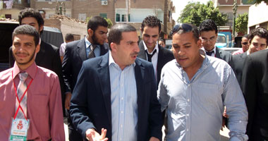 عمرو خالد فى المنيا للترويج لمشروع محو أمية 17 مليون مصرى