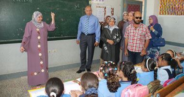 محافظ القاهرة يتفقد مدرستين بالقاهرة الجديدة ودار السلام