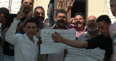 العشرات من مصابى الثورة يقتحمون "القومى لرعاية الشهداء"