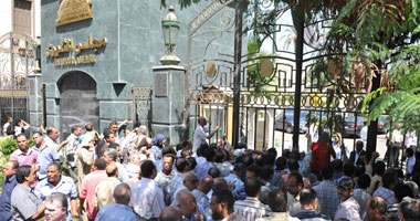 أسر الفتيات القبطيات المختطفات ينظمون وقفة أمام "الشورى" 