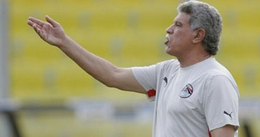 شحاتة يعلن أسماء المنتخب