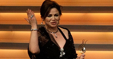 إلهام شاهين أفضل ممثلة فى مهرجان أبوظبى