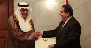 سفير الكويت يقدم أوراق اعتماده ببغداد