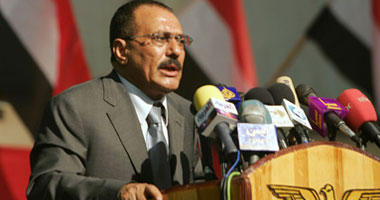 صالح يتمسك بـ"شرعيته الدستورية"