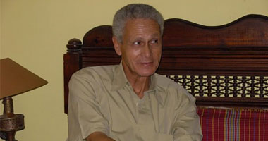 "لا شىء يدل" للشاعر محمد صالح بحزب التجمع الأحد