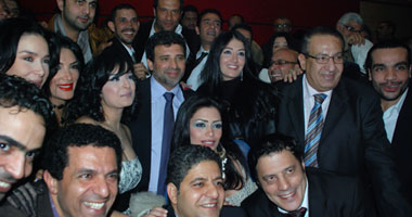 عمرو عبدالجليل يغازل ساويرس فى "كلمنى شكرا"