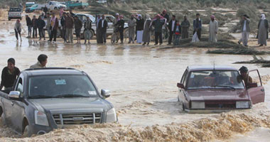 منكوبى السيول بالعريش يلجأون إلى مقر الحزب الوطنى