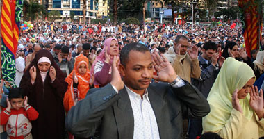 الأمطار تؤجل فرحة عيد "الأضحى" إلى المساء.. وإقبال ضعيف على الحدائق والمتنزهات.. وفشل مبادرة الصلاة بقميص منتخب مصر 
