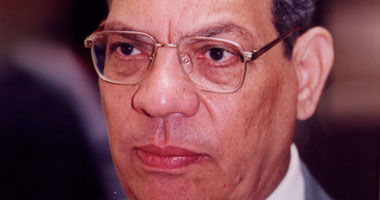 محافظ البنك المركزى الأسبق ضيف "عشان بكرة" 