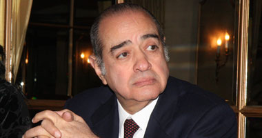النائب العام يوافق على طلب الديب بزيارة "مبارك"