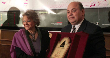  تكريم فايزة أبو النجا بمعرض الكتاب 