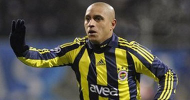كارلوس يستعطف ريال مدريد للانضمام للفريق