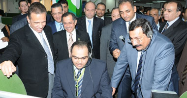 طارق كامل يضع خطة لتحويل مراكز الاتصالات إلى الخدمة المجتمعية